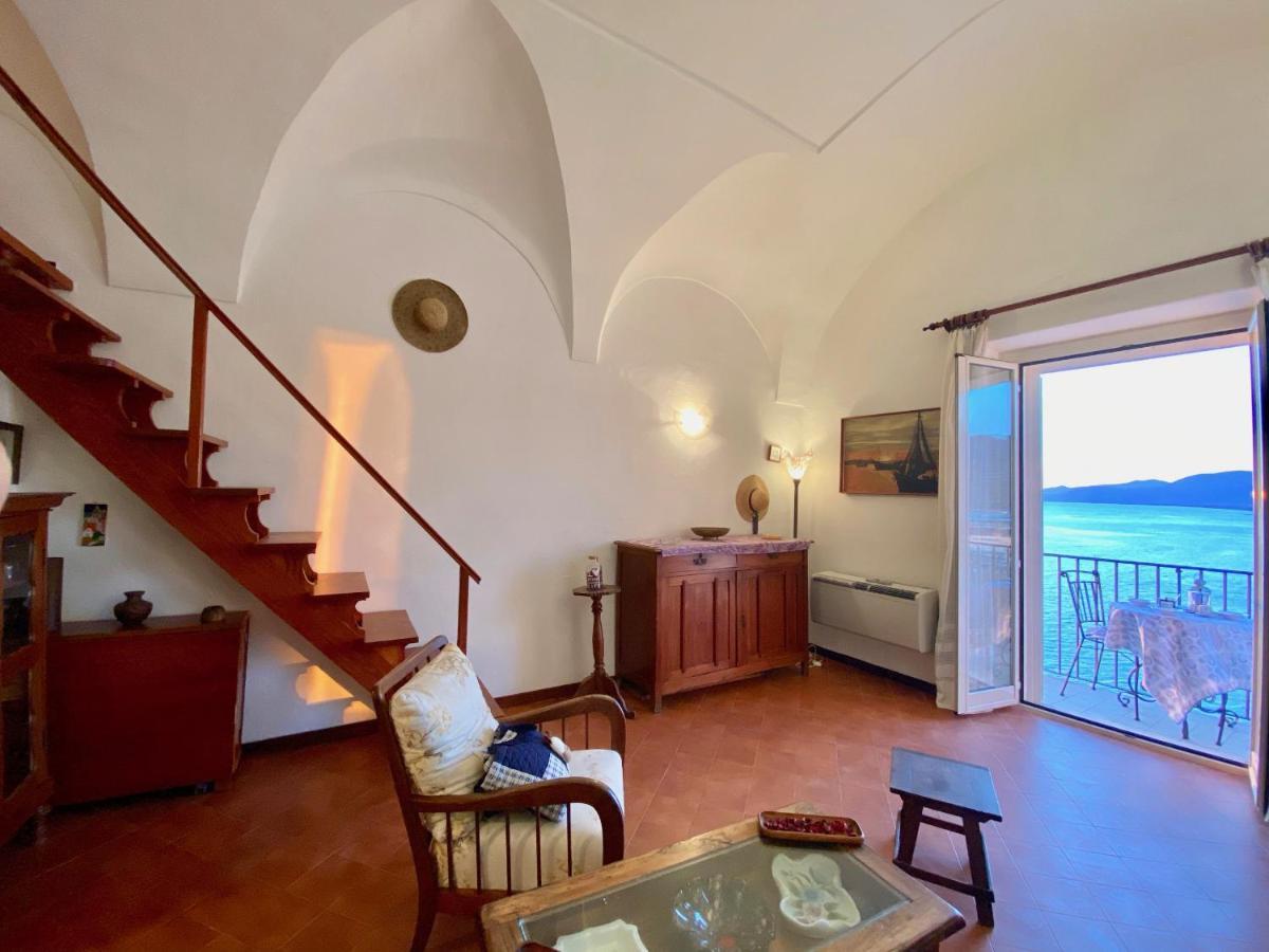Holidaycasa Romano - Vacanza Nel Cuore Di Sperlonga Exterior foto